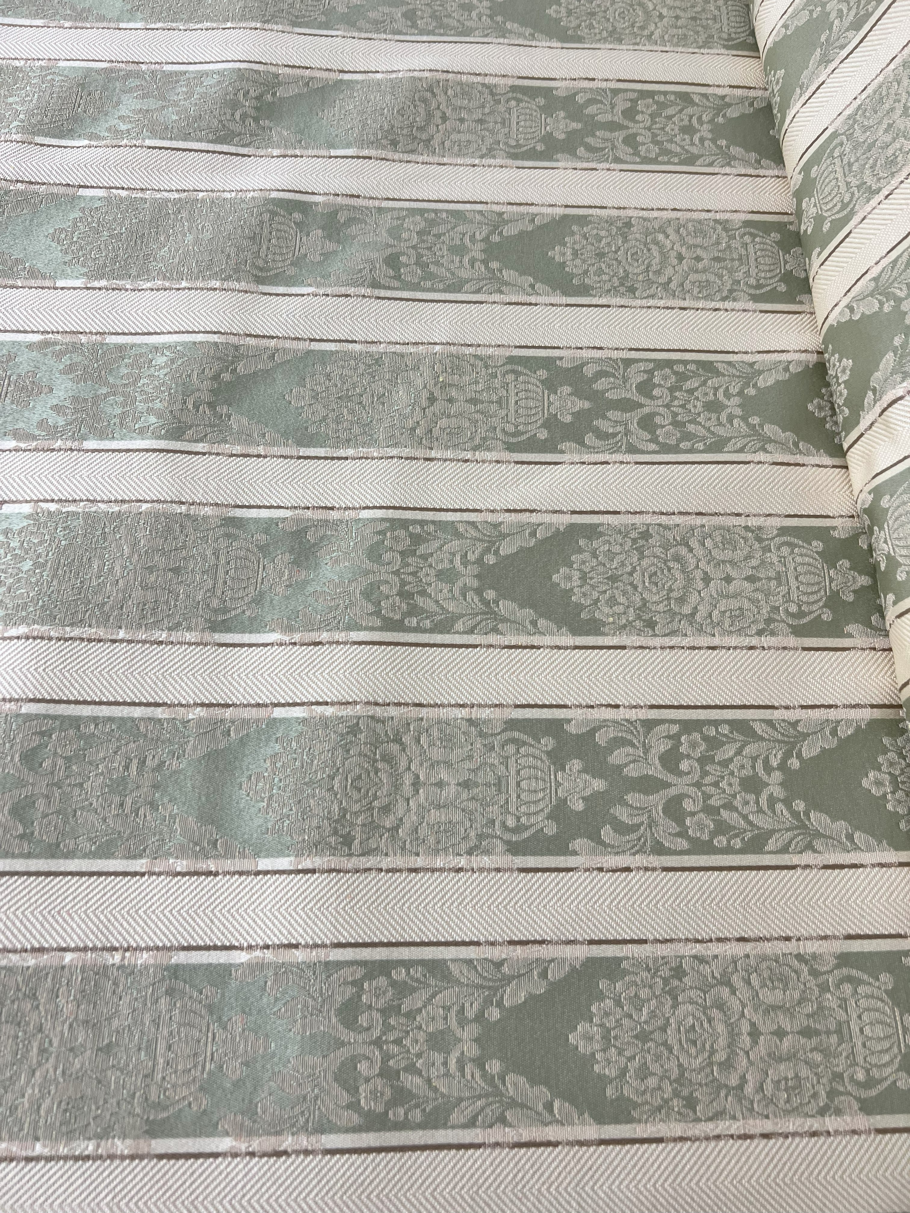 Scampolo Tappezzeria Riga e Medaglione